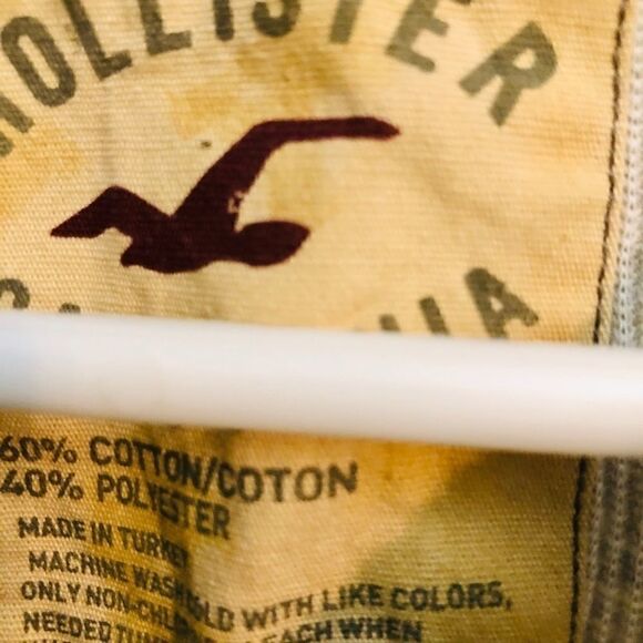 Hollister shirt   - Picture 3 of 4